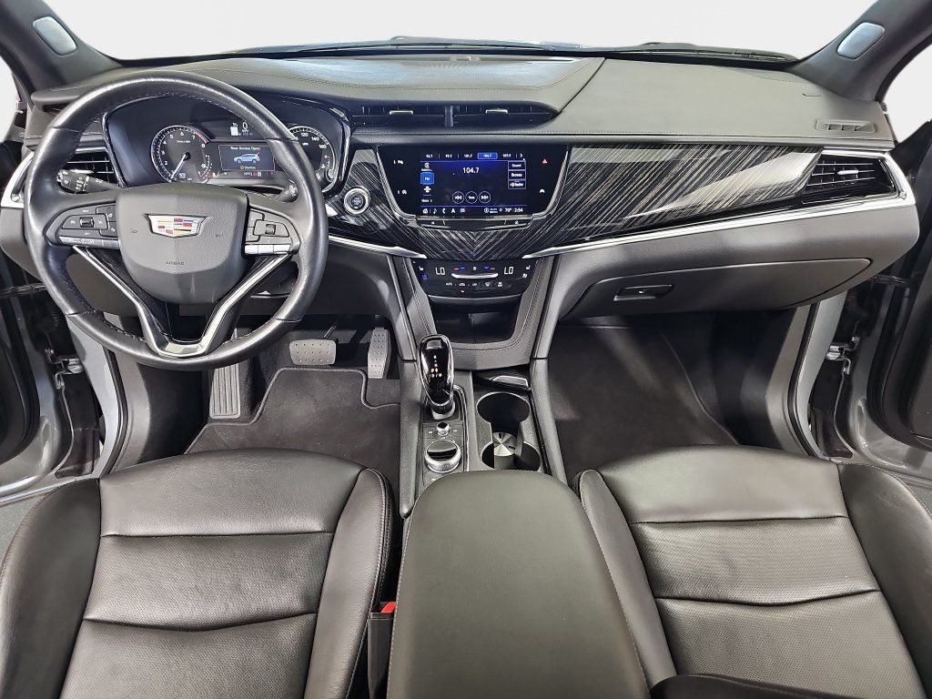 Used 2025 Cadillac XT6 Premium Luxury AWD/4WD image 10