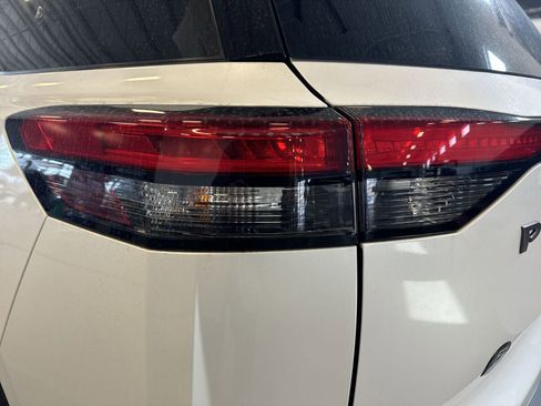 New 2026 Nissan Pathfinder Platinum AWD/4WD image 28