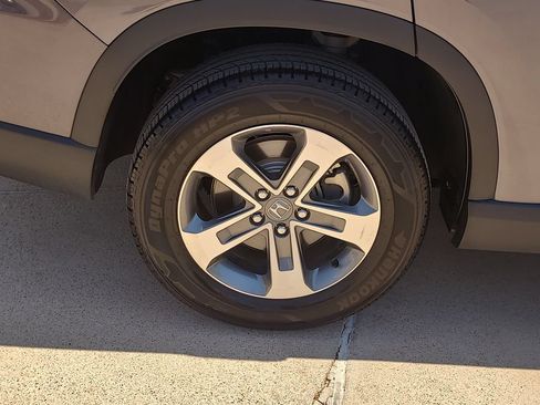 Used 2025 Honda Pilot EX-L image 6