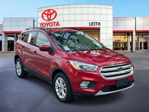 Used 2018 Ford Escape SEL image 3
