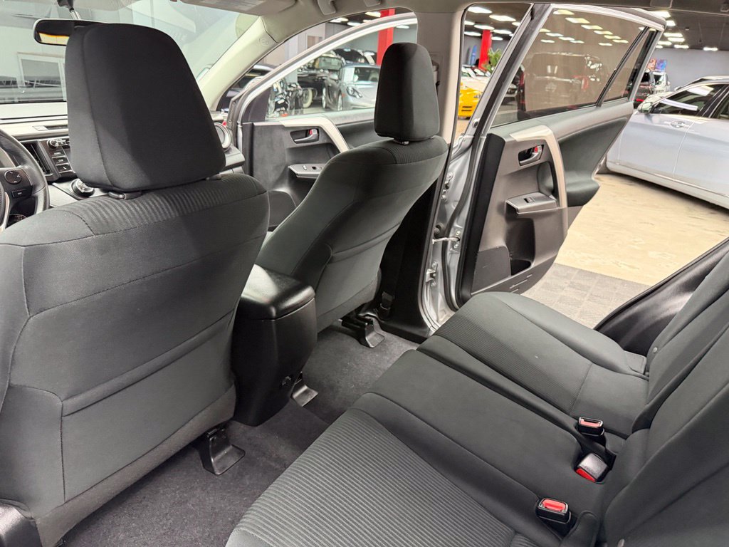 Used 2016 Toyota RAV4 LE FWD image 37
