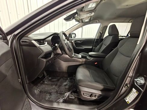 Used 2025 Toyota RAV4 XLE AWD/4WD image 22
