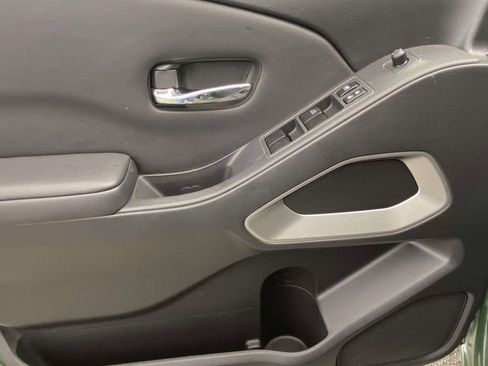 Used 2023 Nissan Frontier SV w/ Technology Package image 15