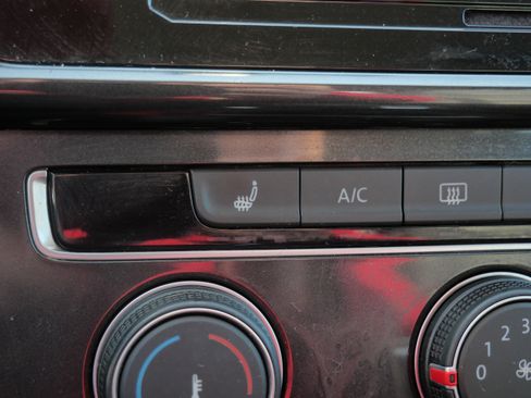 Used 2018 Volkswagen Golf Alltrack S image 29