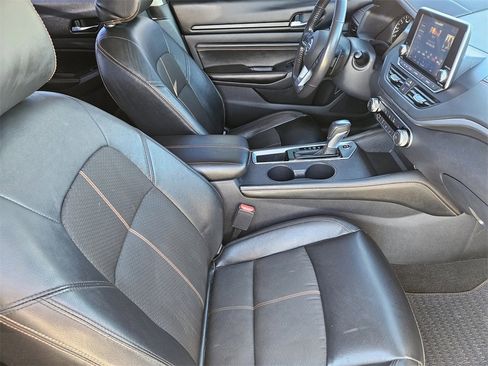 Used 2022 Nissan Altima 2.5 SR w/ Midnight Edition Package image 13