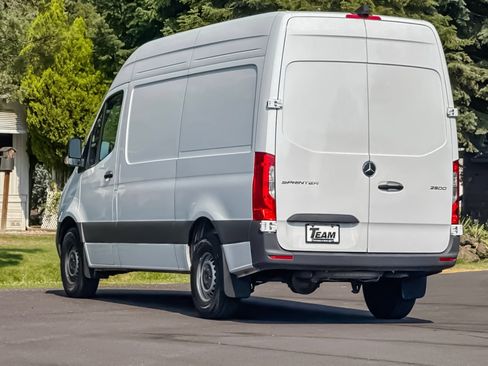 Used 2025 Mercedes-Benz Sprinter 2500 image 6
