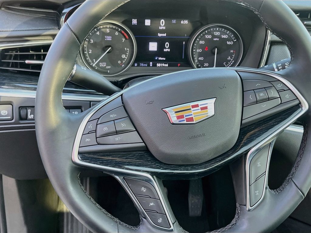 Used 2025 Cadillac XT5 Premium Luxury w/ Technology Package AWD/4WD image 11