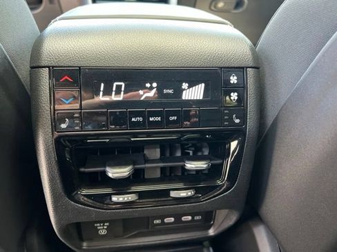 Used 2026 Jeep Grand Cherokee L Limited AWD/4WD image 37