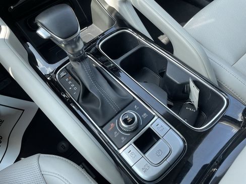 Used 2022 Kia Telluride S image 14