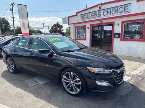 Used 2024 Chevrolet Malibu LT FWD image 2