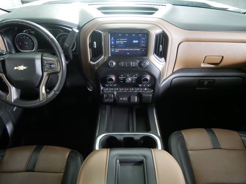 Used 2021 Chevrolet Silverado 1500 High Country w/ Technology Package image 10