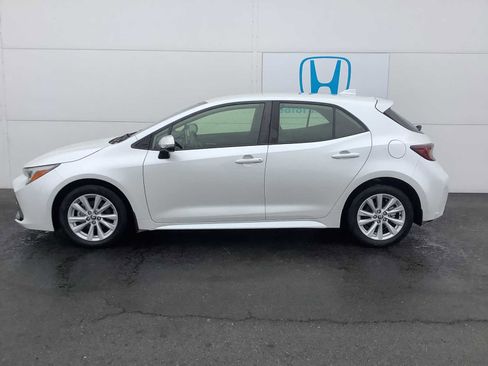 Used 2023 Toyota Corolla SE FWD image 2
