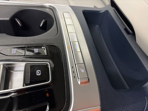 New 2026 Kia Carnival EX FWD image 34