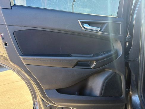 Used 2016 Ford Edge SE image 29