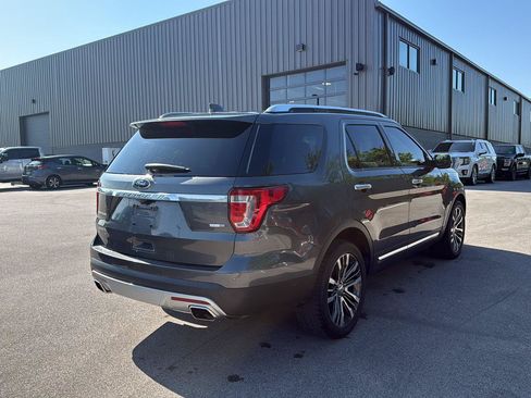 Used 2017 Ford Explorer Platinum AWD/4WD image 3