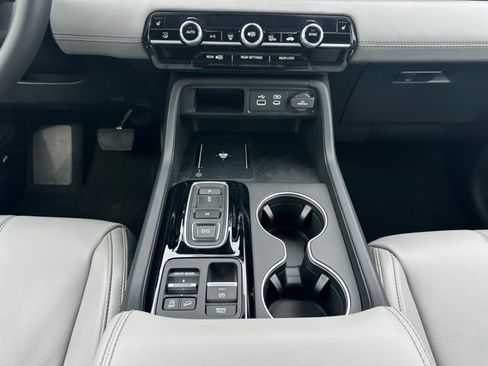 New 2025 Honda Pilot Touring image 28