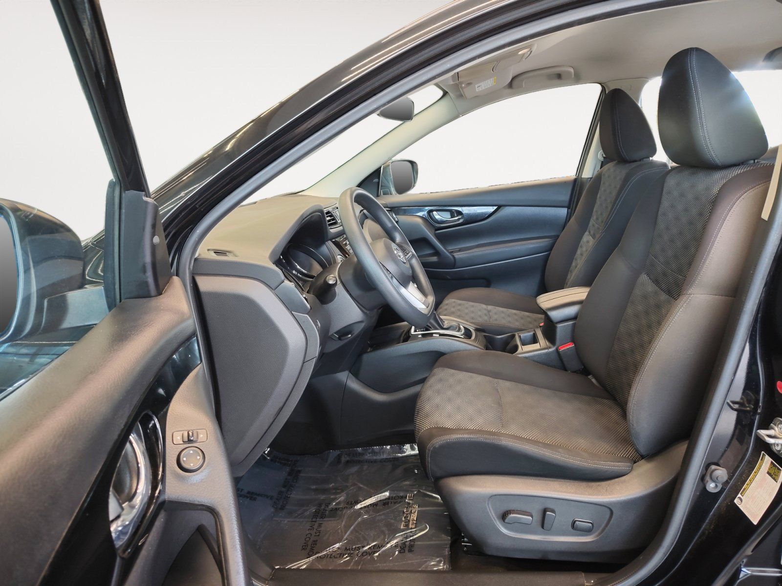 Used 2020 Nissan Rogue Sport SV FWD image 22