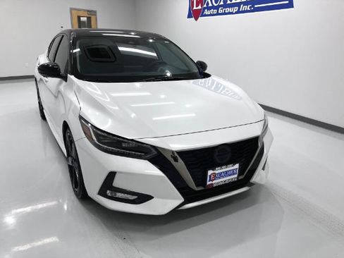 Used 2022 Nissan Sentra SR w/ SR Premium Package image 1