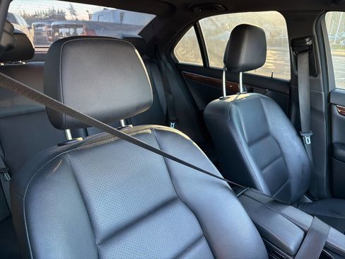 Used 2013 Mercedes-Benz C 250 Sedan image 13