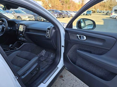 Used 2023 Volvo C40 P8 Recharge Plus image 10