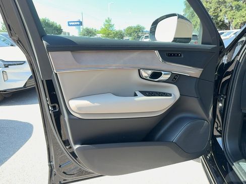 New 2026 Volvo XC90 B5 Core image 11