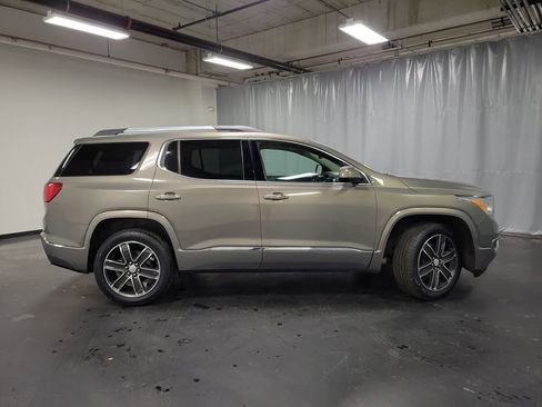 Used 2019 GMC Acadia Denali image 10