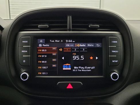 Used 2025 Kia Soul LX image 25