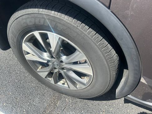 Used 2018 Nissan Murano SL w/ Moonroof Package AWD/4WD image 12
