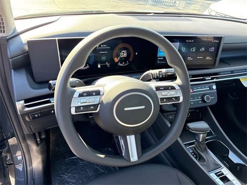 New 2026 Hyundai Tucson SE image 11