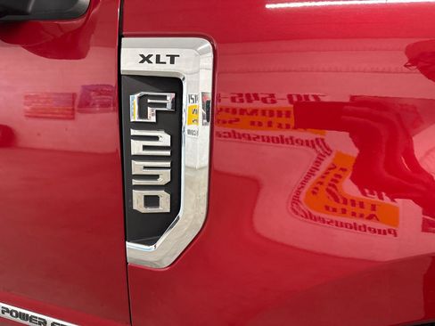 Used 2021 Ford F250 XLT w/ XLT Premium Package AWD/4WD image 71