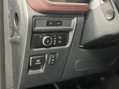 Certified 2024 Ford Expedition Limited image 18