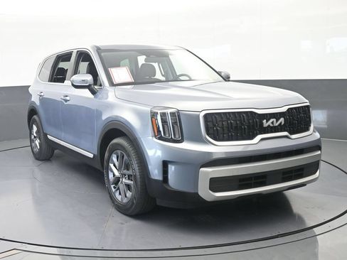 Used 2024 Kia Telluride LX FWD image 9