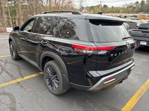 New 2026 Nissan Pathfinder SL w/ SL Premium Package AWD/4WD image 5