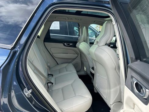 Used 2023 Volvo XC60 B5 Ultimate w/ Climate Package AWD/4WD image 43