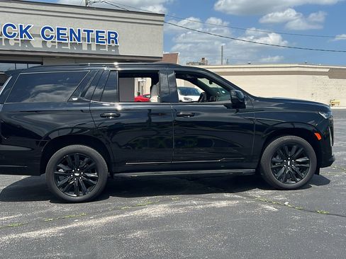 Used 2024 Cadillac Escalade Sport AWD/4WD image 8