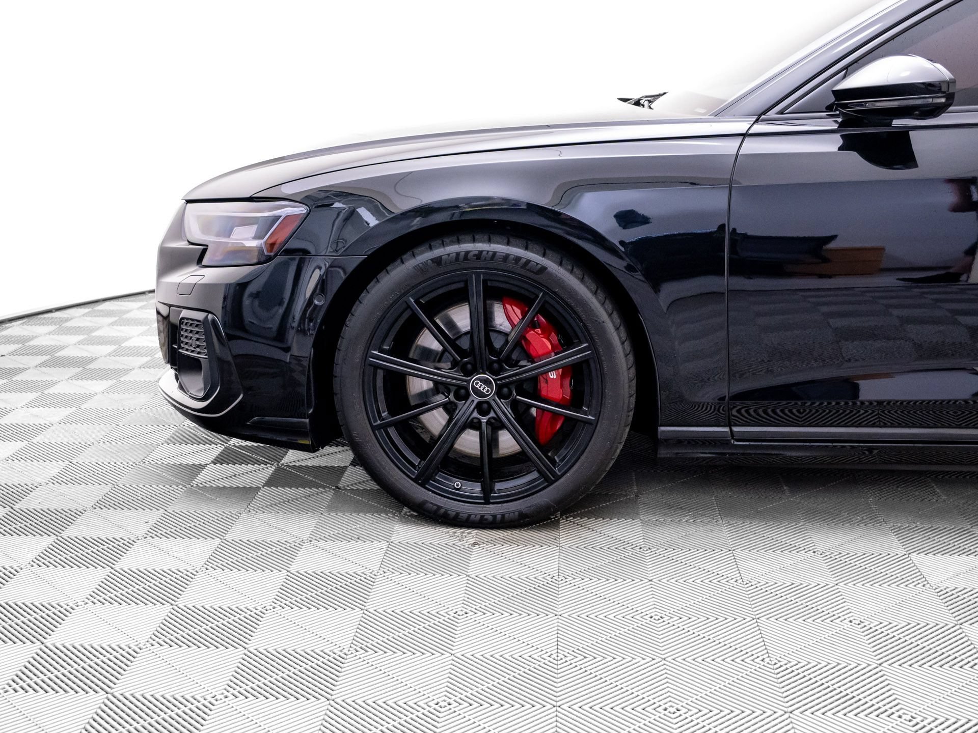 Used 2023 Audi S8 w/ S8 Executive Package AWD/4WD image 33