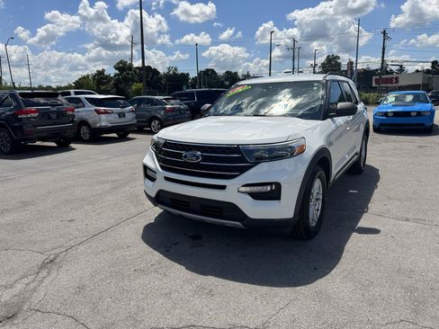 Used 2020 Ford Explorer XLT w/ Equipment Group 202A AWD/4WD image 7