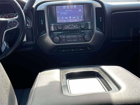 Used 2018 Chevrolet Silverado 1500 LT image 16