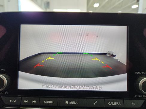 Used 2025 Nissan Pathfinder SV AWD/4WD image 20