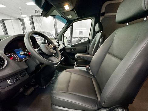 Used 2026 Mercedes-Benz Sprinter 2500 image 20
