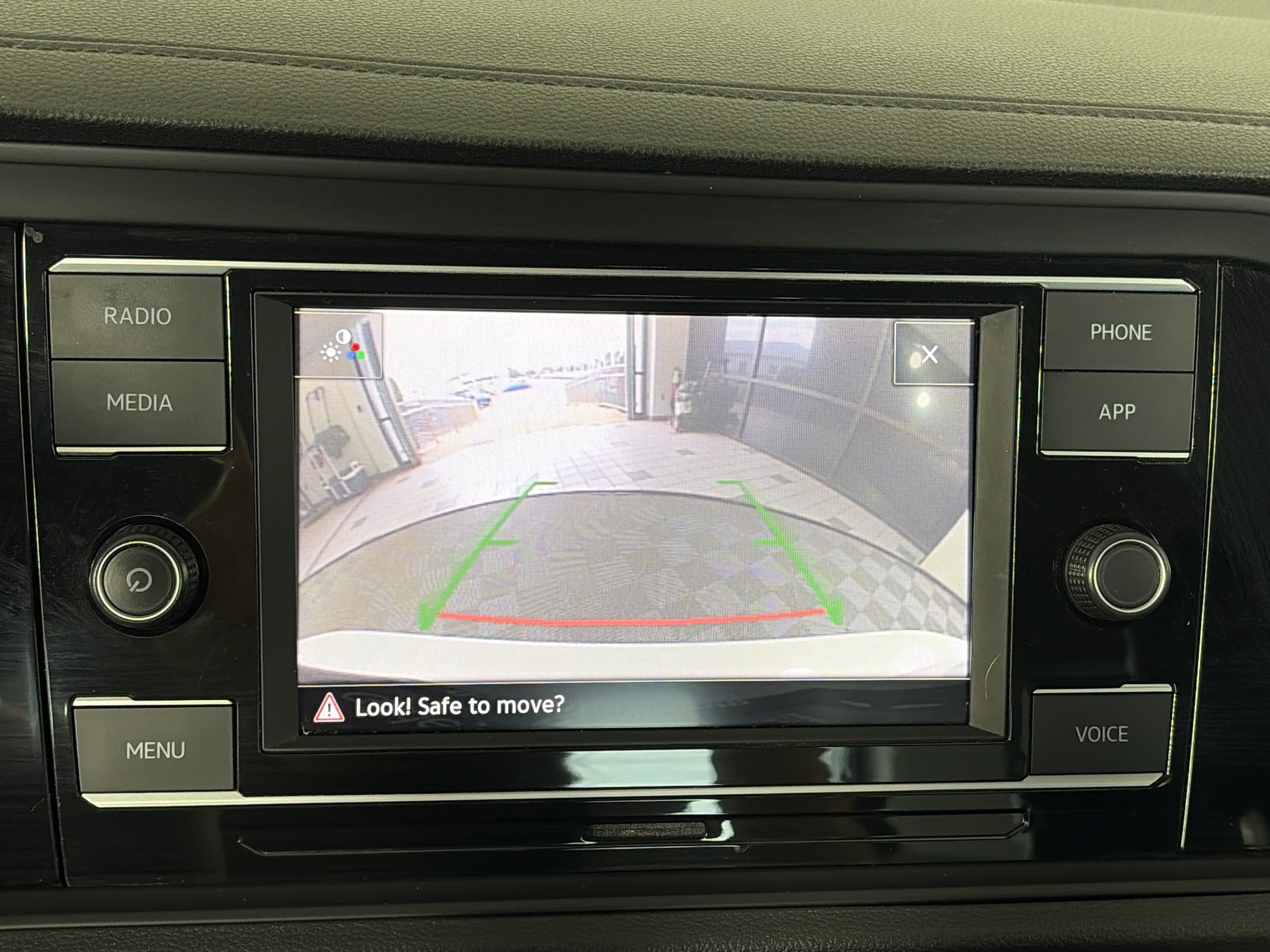 Used 2023 Volkswagen Jetta SE FWD image 18