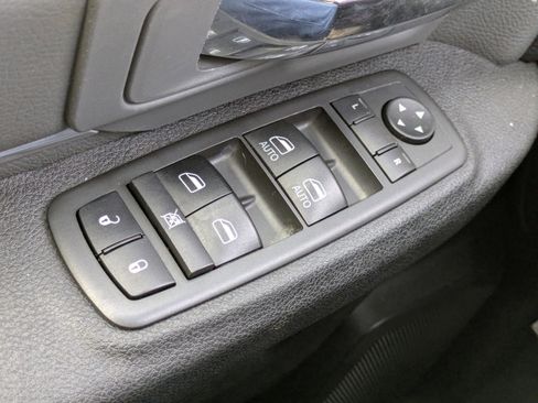 Used 2021 RAM 1500 Classic SLT image 26