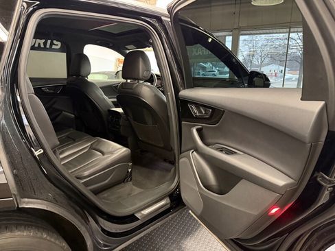 Used 2017 Audi Q7 3.0T Premium Plus w/ Premium Plus Package image 36