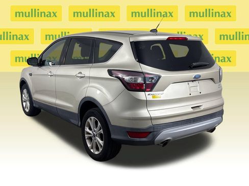 Used 2017 Ford Escape SE FWD image 9
