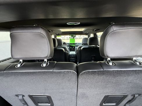 Used 2025 Jeep Grand Cherokee L Limited w/ Luxury Tech Group II image 24