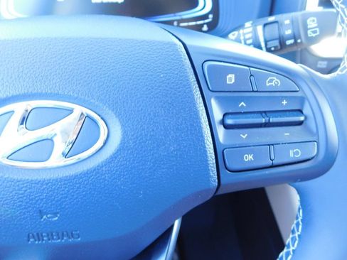 Used 2025 Hyundai Venue Limited FWD image 28