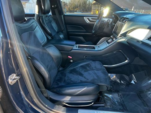 Used 2017 Lincoln Continental Black Label w/ Rear-seat Package image 23