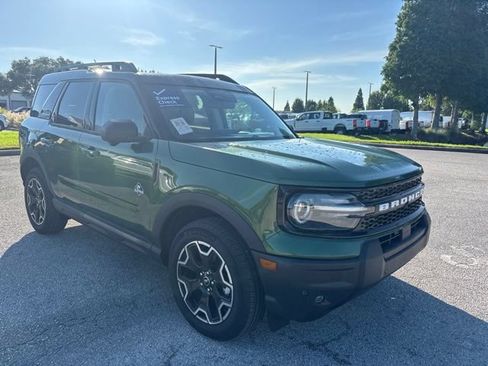 Used 2025 Ford Bronco Sport Outer Banks w/ Outer Banks Tech Package+ AWD/4WD image 3