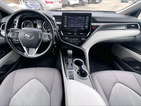 Used 2022 Toyota Camry LE image 21