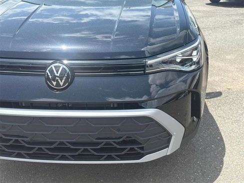 Used 2025 Volkswagen Taos SE image 7